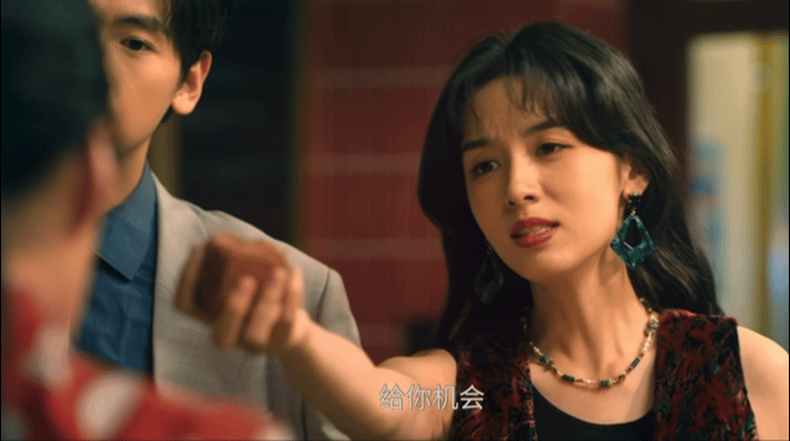 女人你引起了周也的注意周也的傲娇小眼神真的鲨疯了！嘴上叭叭输出毫不留情，脸上却写