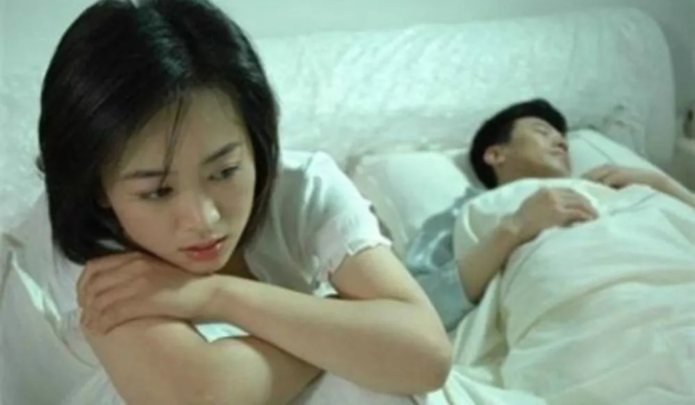 #纪委回应干部同时出轨多名女性#近日，数条涉嫌出轨的聊天记录在网络被曝光。当事人