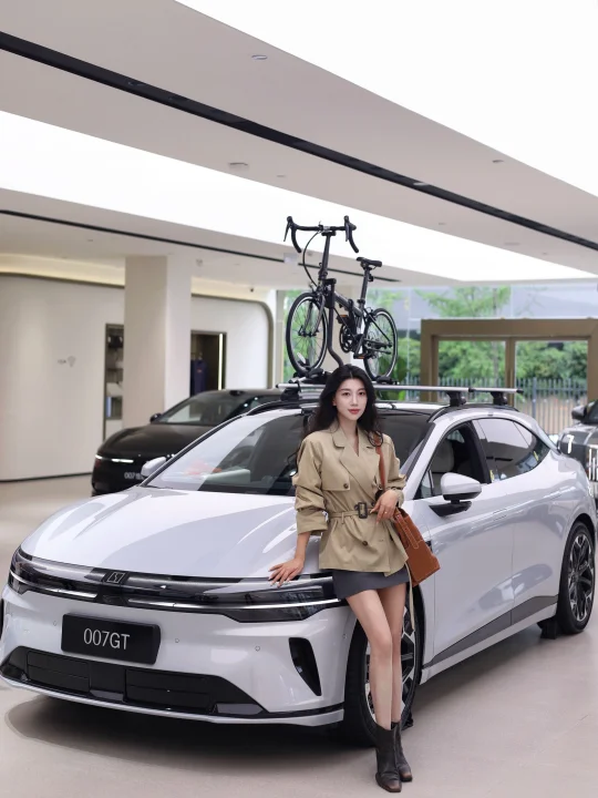 极氪007GT猎装出行 勇敢奔向自由 探索辽阔