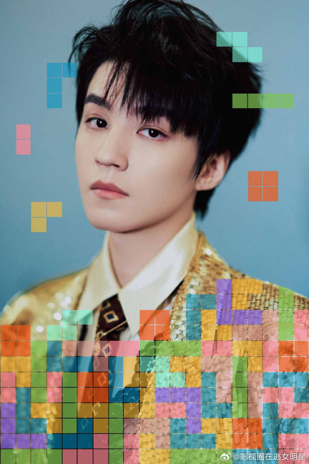 王俊凯红毯压轴 王俊凯金色西装贵公子 王俊凯 QQ音乐超级巅峰之夜红毯王俊凯红毯