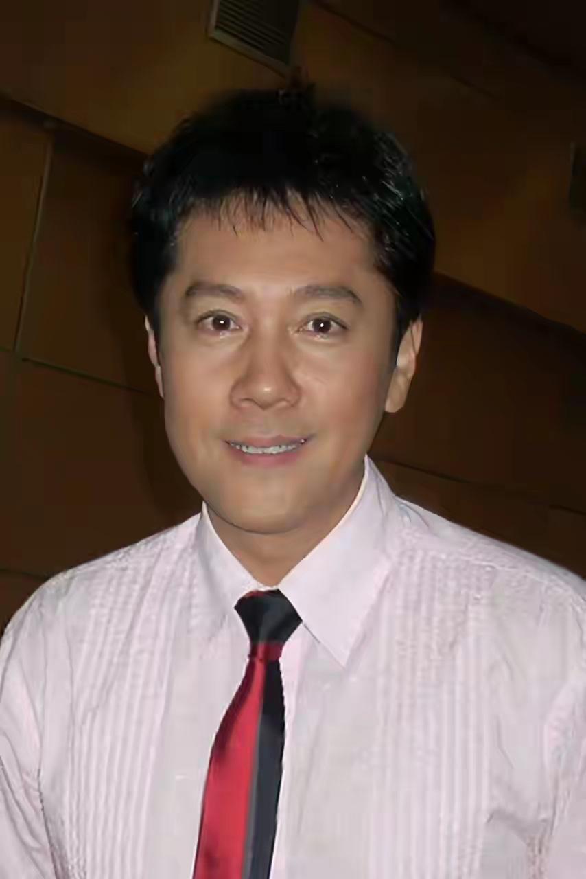一首歌，
今天唱了明天唱，
今年唱了明年唱，
一直唱了一辈子，
他自己难道不烦吗