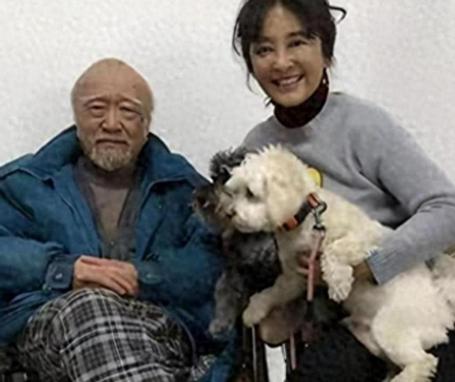 钱再多有什么用？79岁李保田近况曝光，住处杂乱，喝10元桶装水。

2026年夏