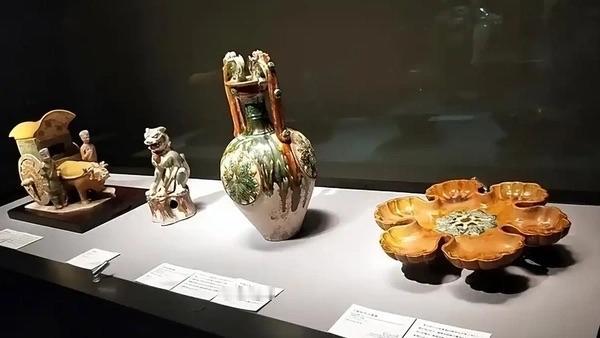 在归还掠夺文物的问题上，法国告诉日本该怎么做。
          近日，法国国