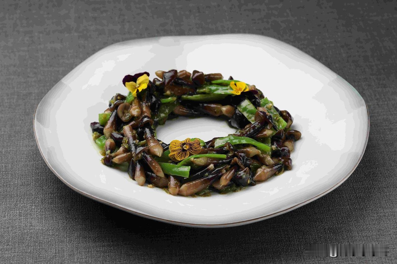 寻找丹东特色宴席——皇朝酒店《一马当先团圆宴》

丹东美食丰富多彩，丹东宴席更是