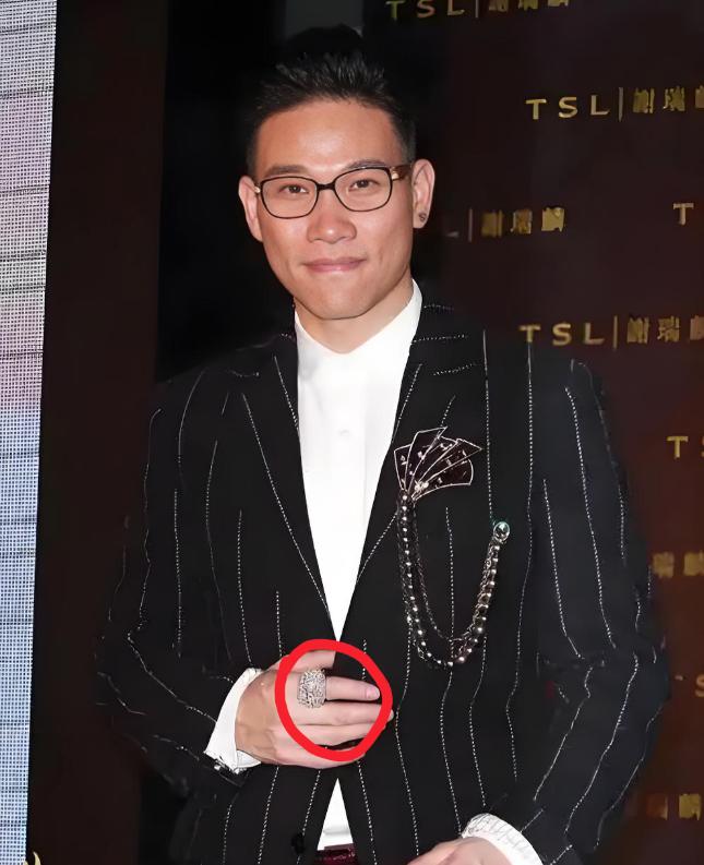 刷到热搜才知道，苏永康演唱会确实被官方取消了。

说真的，我实在没法同情——20