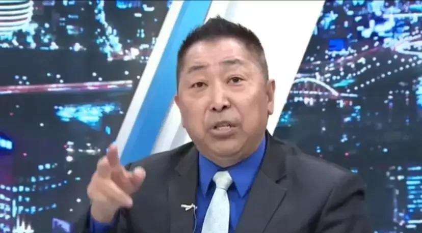 “强而不全，算不上真正强大。”唐湘龙认为，大陆即使拥有强大的军事、经济和科技实力
