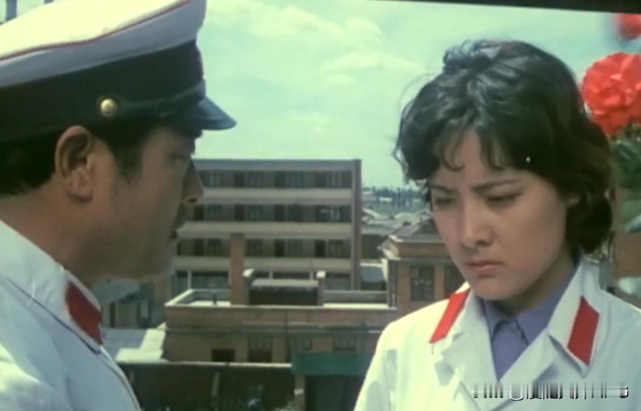 有人记得这部电影吗？
       女主角很眼熟啊！是不是演过皇后还是什么公主？