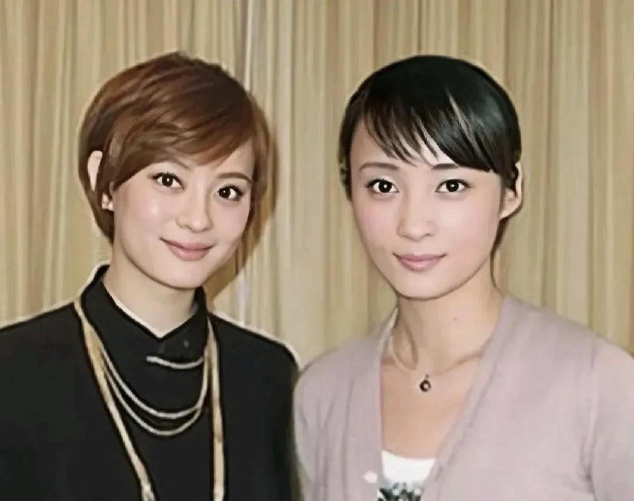 常有人说蒋勤勤和孙俪长得像，但要论起谁更出众，那必须得是蒋勤勤。她的美带着种古典