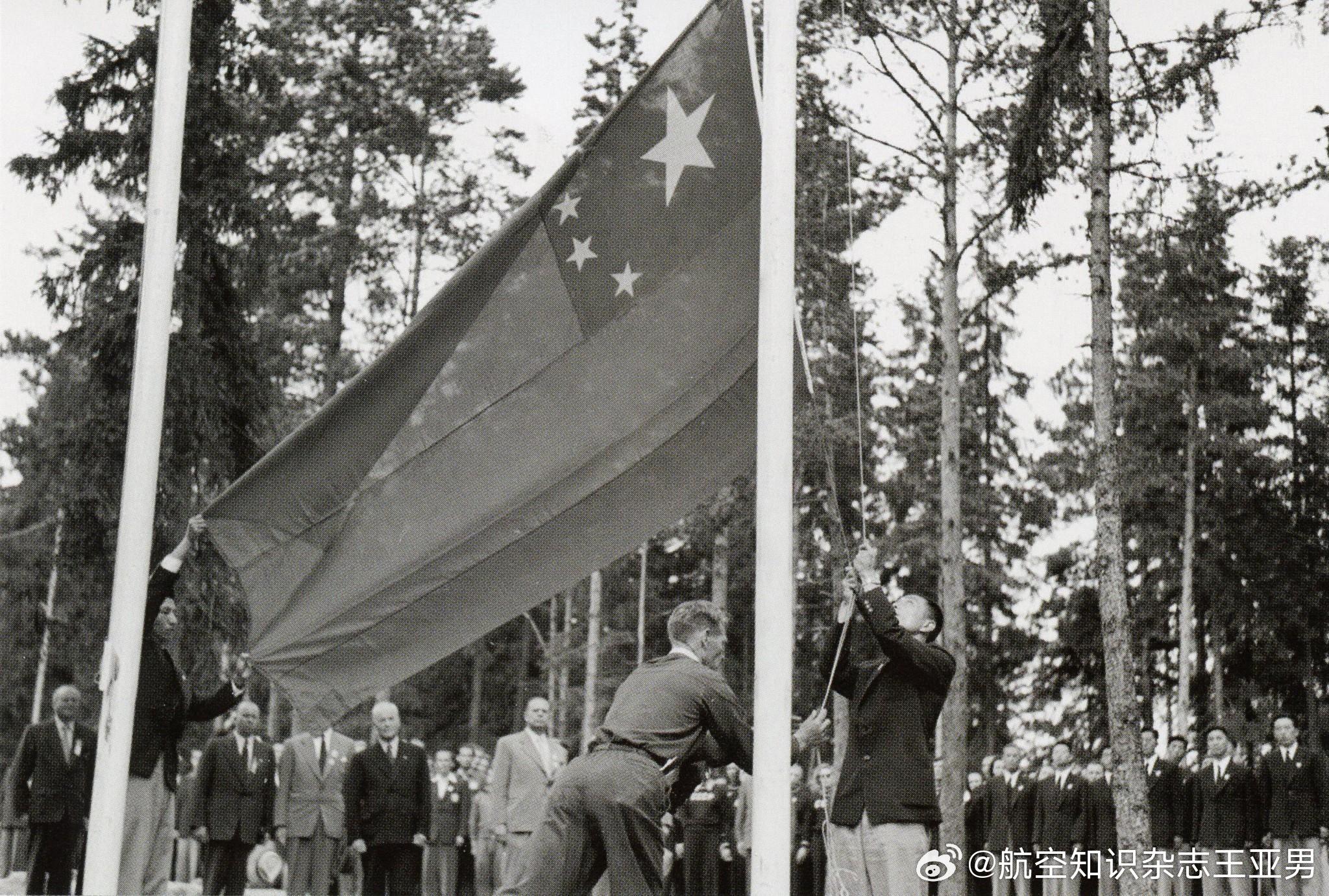 新中国第一次参加奥运会是哪一年？答案是1952年。那一年的夏季奥运会在芬兰首都赫
