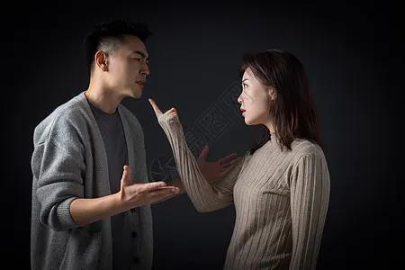 脾气大的女人,是不是没有人喜欢?
任何一个男人都没有喜欢脾气大的女人，区别就在于