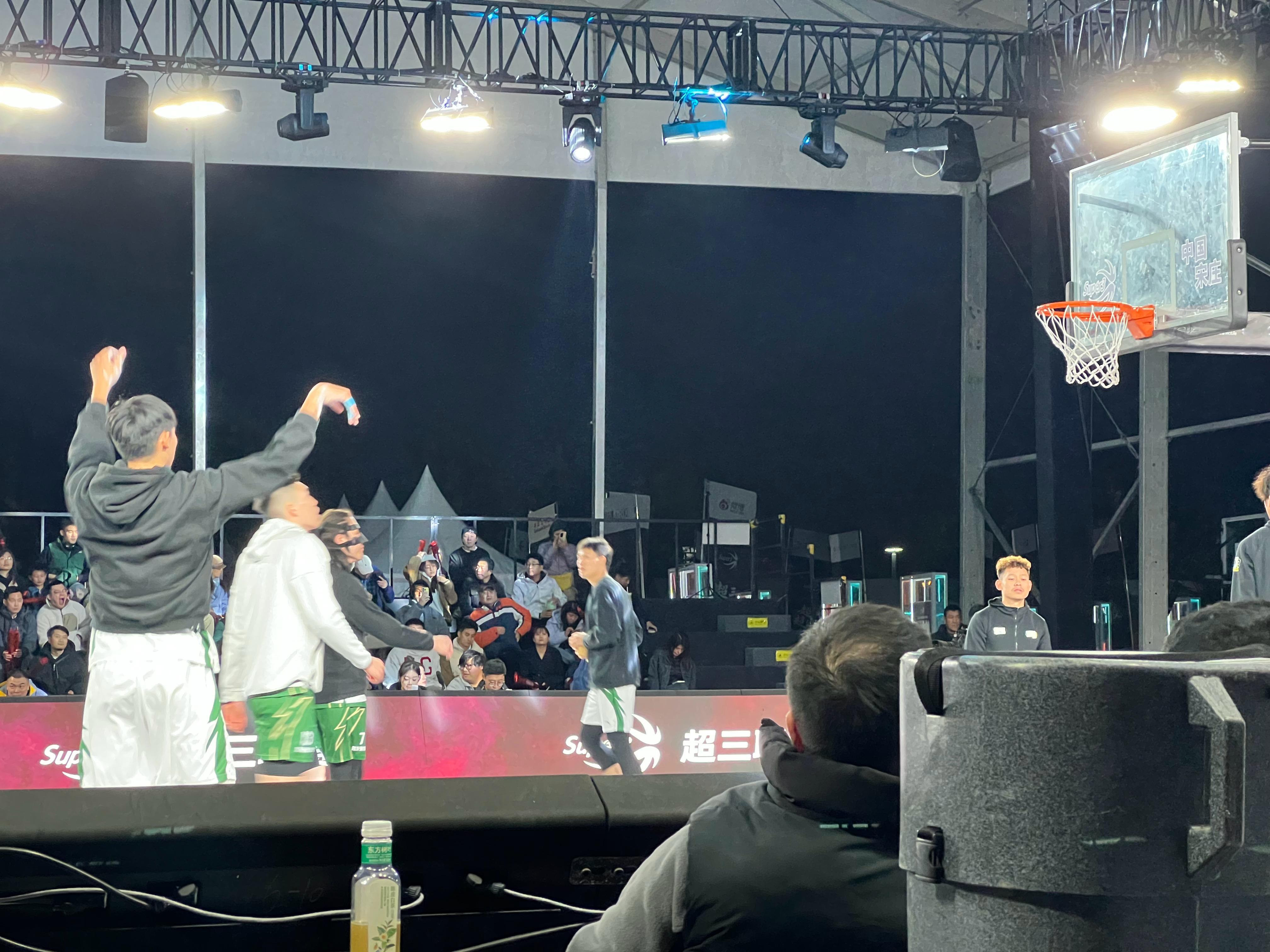 来看超三决赛了 冷死[允悲][允悲][允悲]超三联赛  ​​​