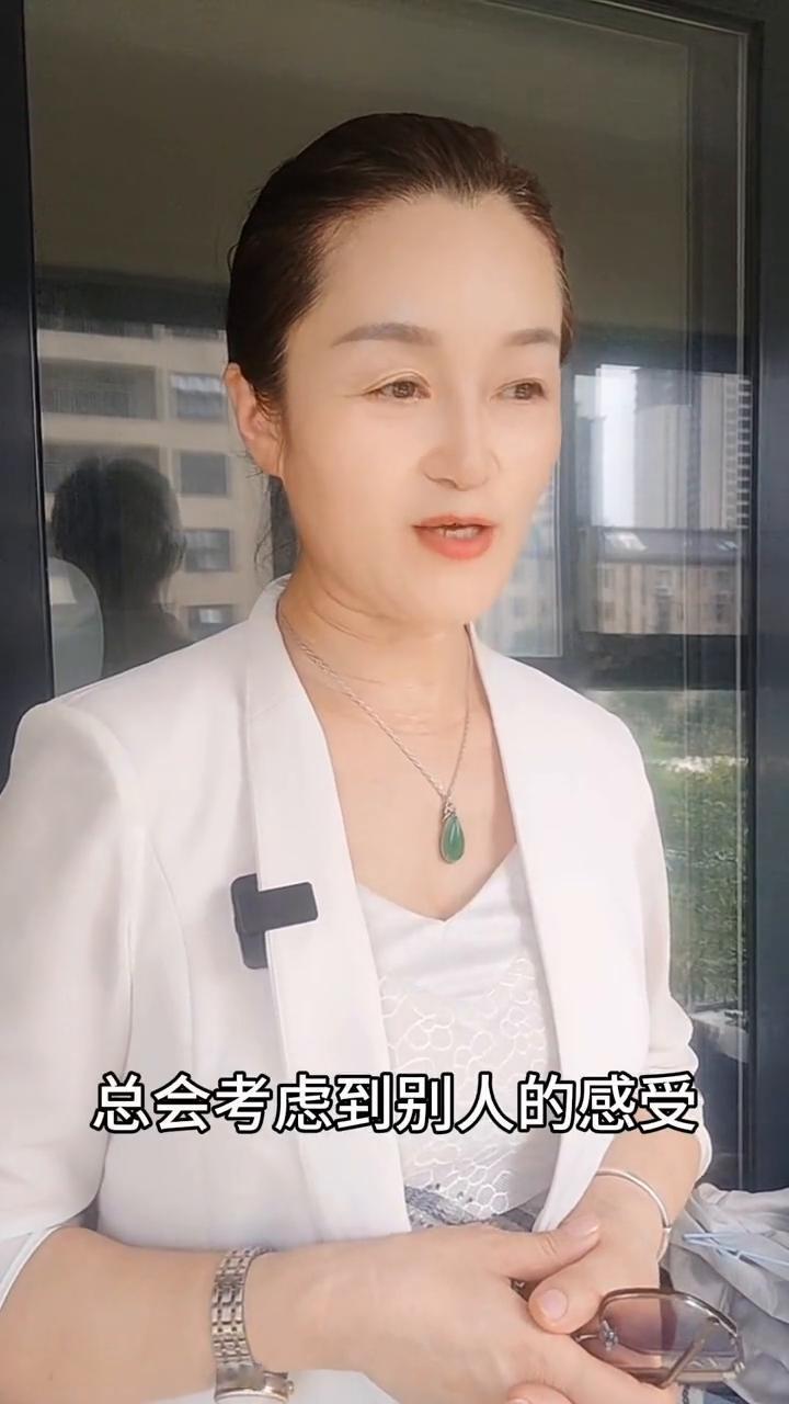 善亦有锋芒。
以前的我总会考虑到别人的感受，什么事情觉得都要替别人着想。可是后来