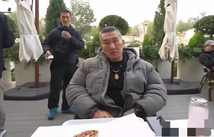 好看好多人骂馆长，我想一定是那群绿蛙在背后搞鬼。在台湾如果有越来越多的馆长这样的