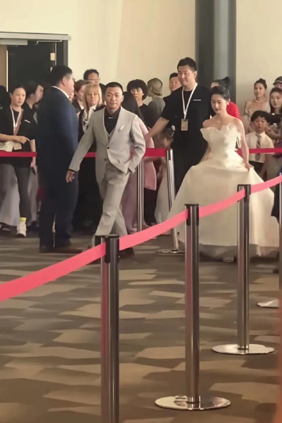 王宝强这小伙子已经脱离草根阶层  迈向资本层面了[赞][赞]
王宝强真的是励志传