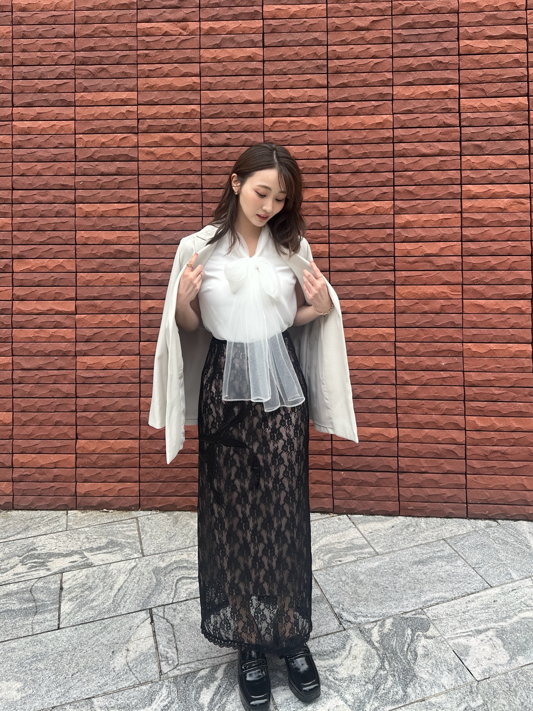 潮紗理菜🍀「いろんなお洋服を着させていただきました🌻服が変わるたびに、少し違