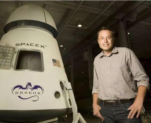 马斯克绝对的科技大佬，他的科技涉及太空，医界…
在他身上可以看到，知识可以变现的