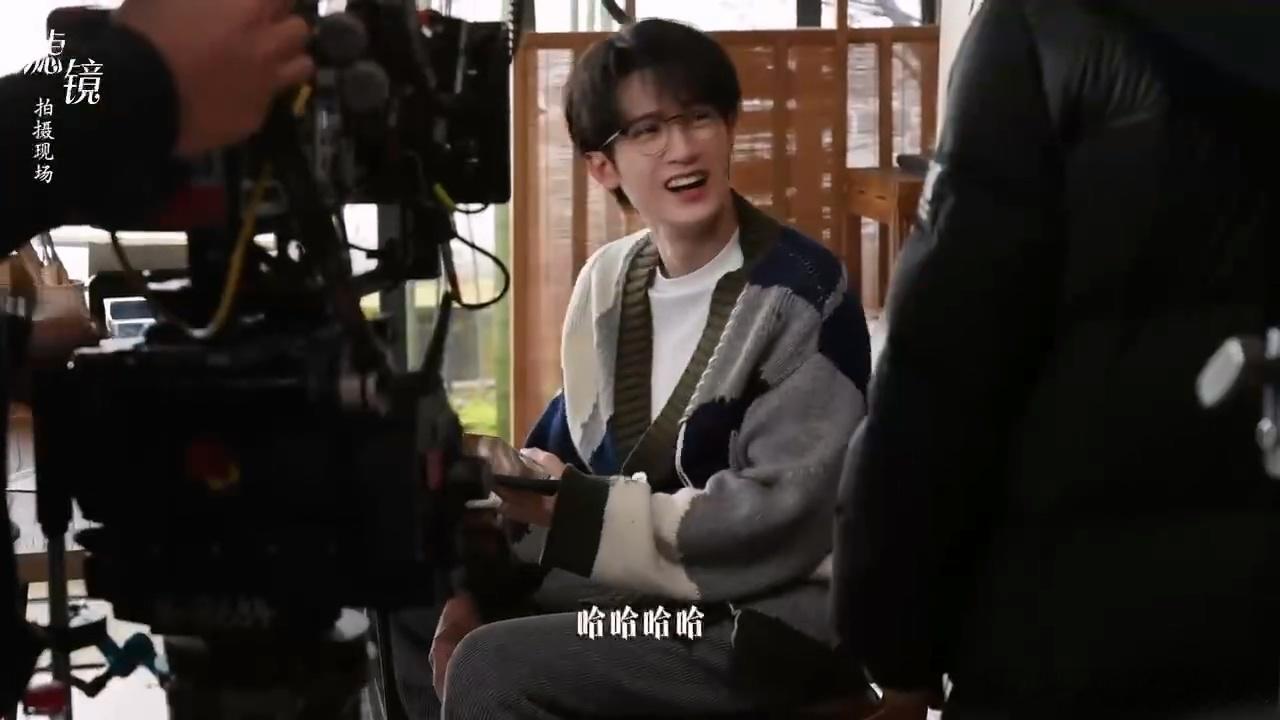 檀健次片场过情人劫  看《滤镜》预告真的是完全笑到不行，檀健次的情人劫真的是太魔