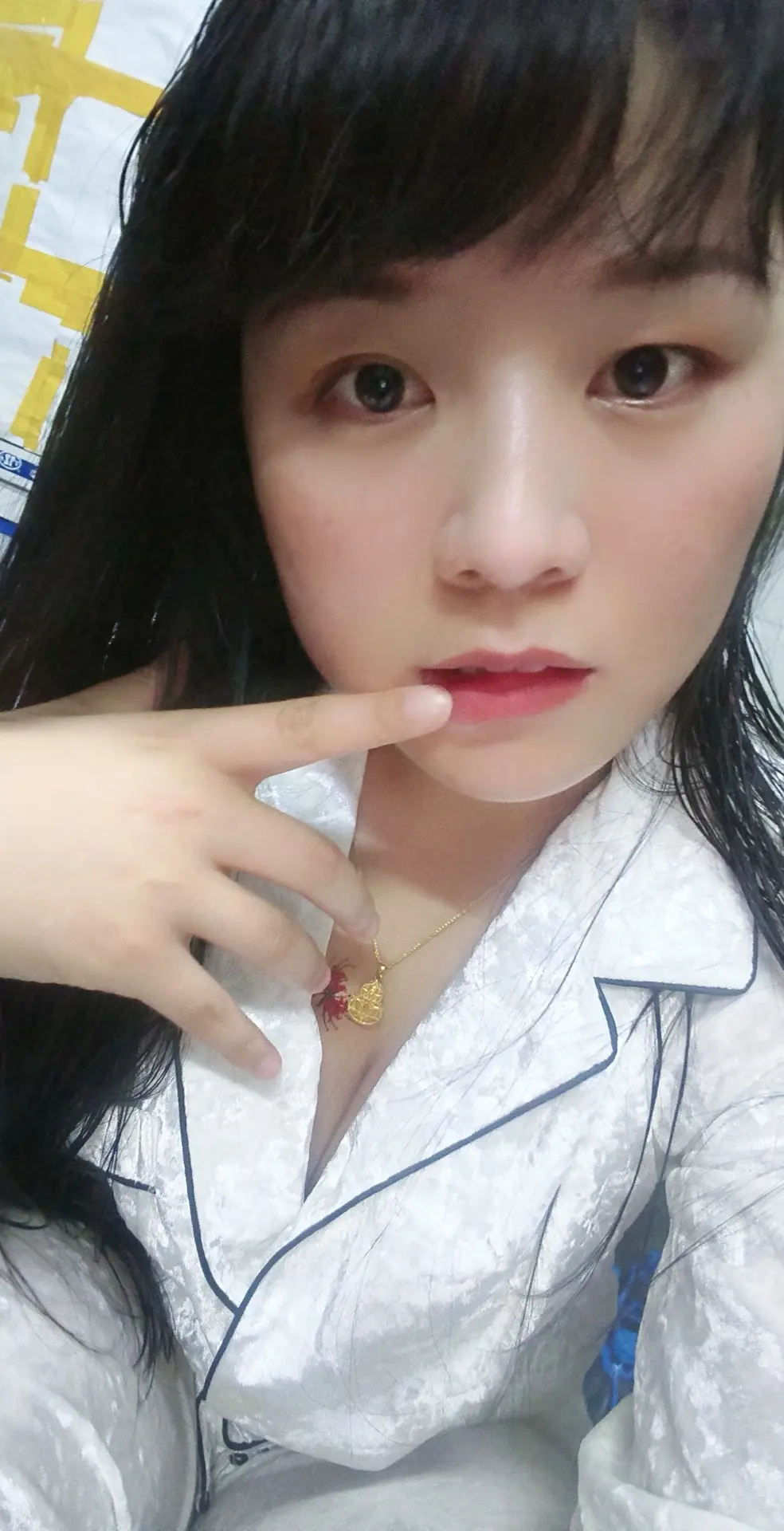 一百个人口中就有一百个评价你！即使你不提也不代表别人不评！言语随风何惧...