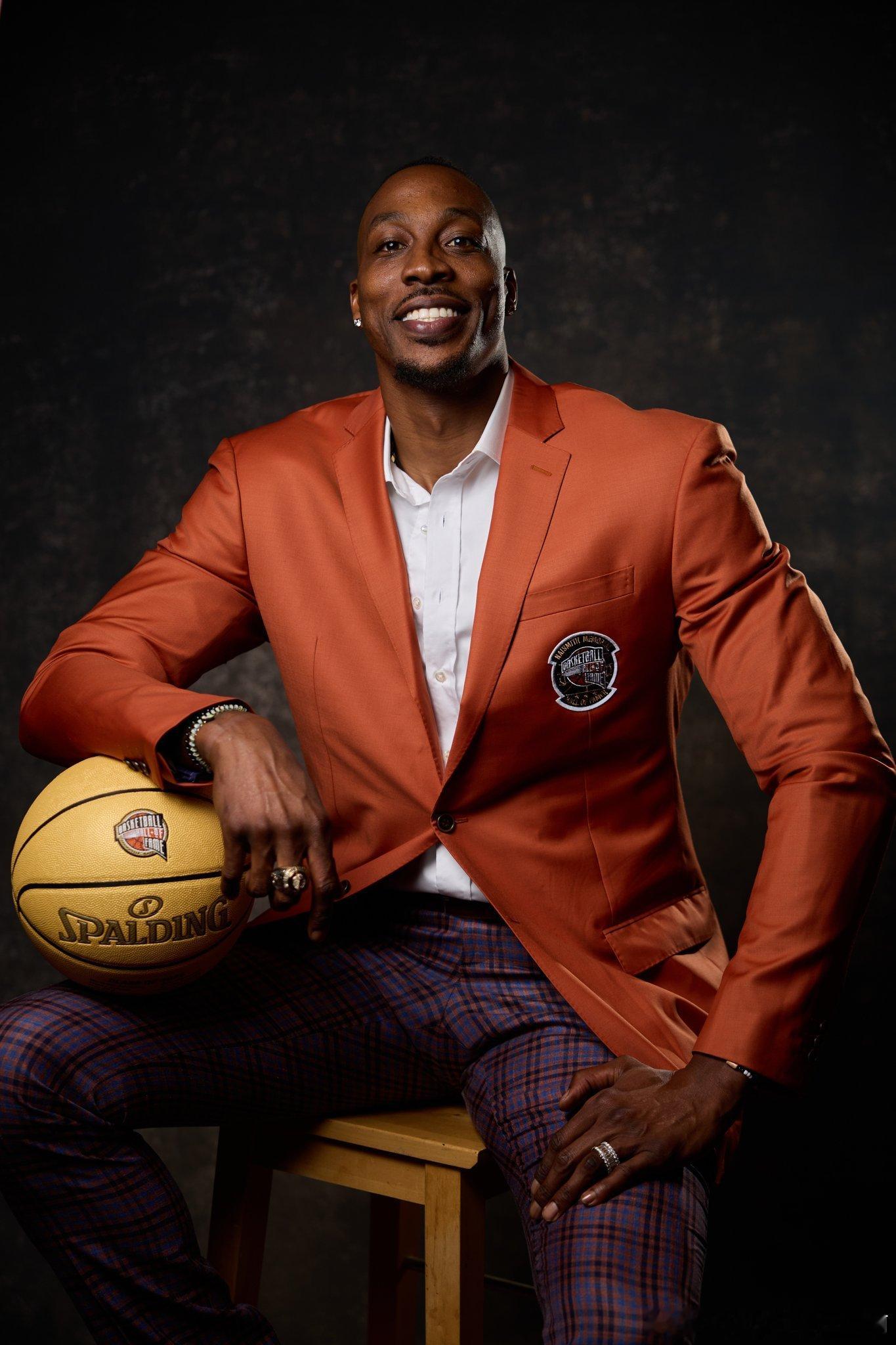 NBA[超话]  火箭队官方祝贺霍华德入选名人堂休斯顿火箭 ​​​