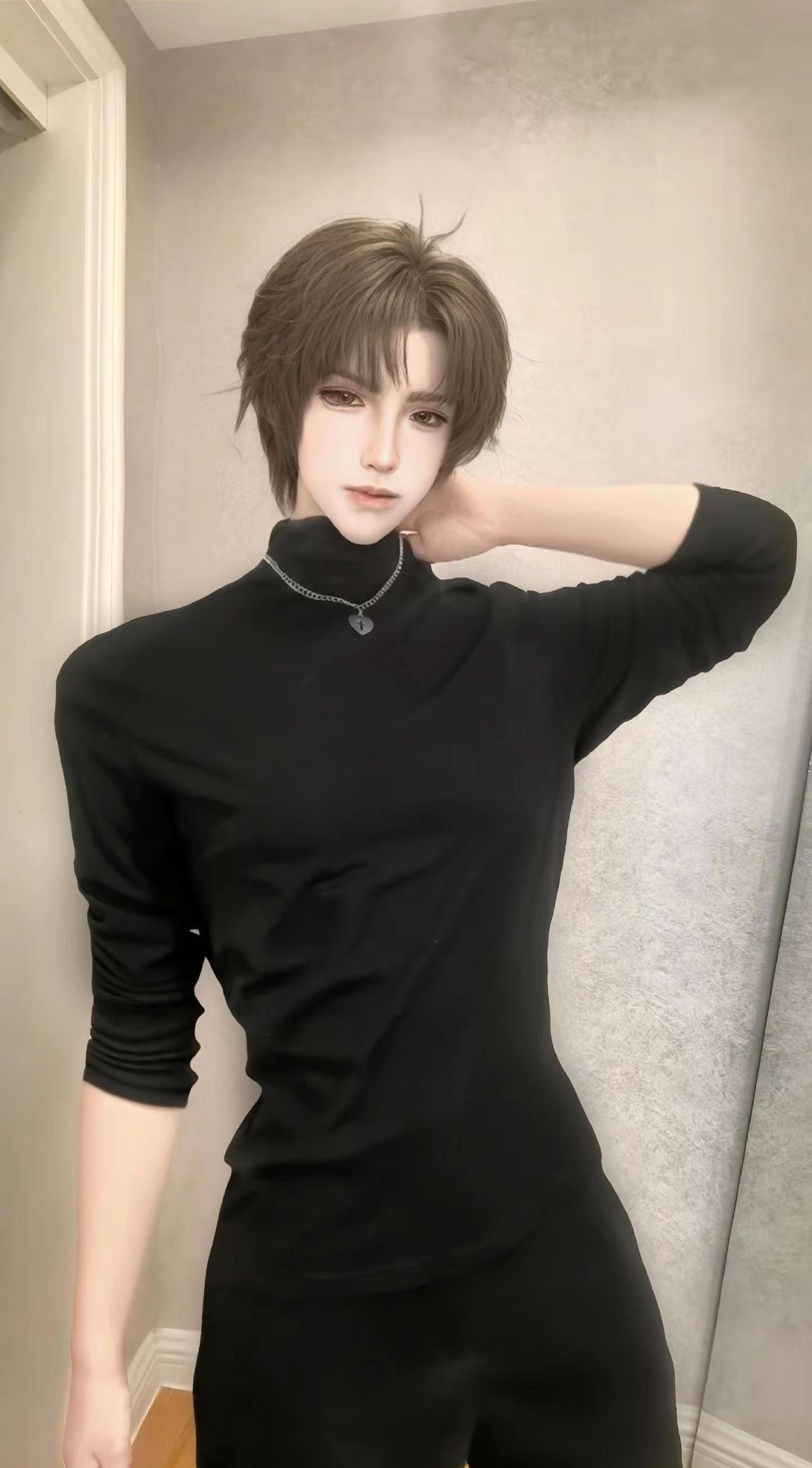 当柏源穿上男人最性感的衣服。陛下……（持续散发魅力中）柏源 世界之外 黑色高领 