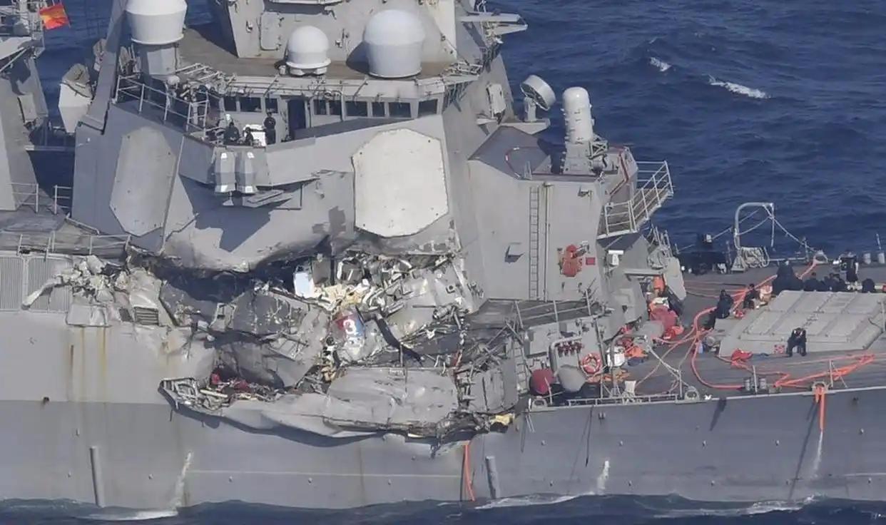 突发，美国海军的两艘军舰突发碰撞。

2月12日最新消息显示，在加勒比海海域，美