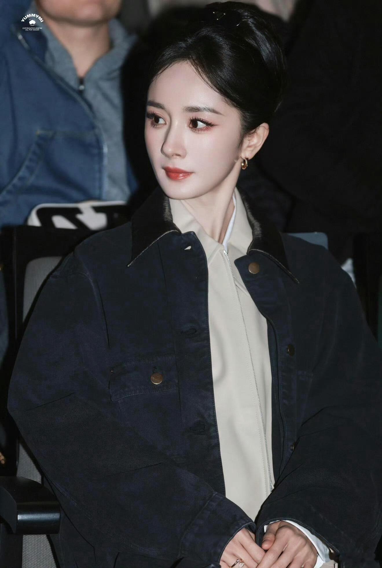 杨幂马龙徐若晗同框这哪是明星，这不妥妥的prada女王，嘛，这个酷飒爽的英姿 