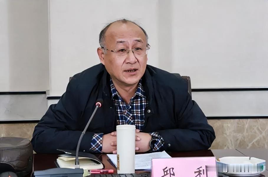 江西省检察院，原反贪局长，邱利，走了。不是倒在某个大案的调查现场，也不是因为一封