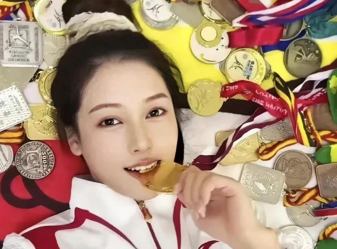 为帮父母还债拍擦边视频被举报，这个孝顺的女孩子值得更好的生活！
原生家庭不好的女