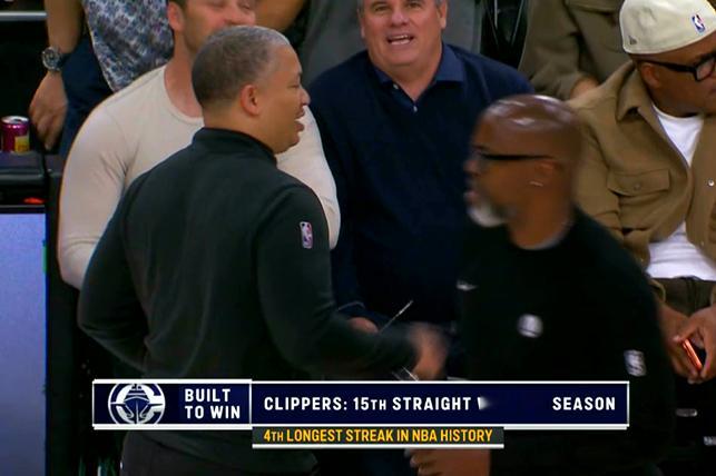 ▲卢指导终究把吹出来的牛逼圆回来了▲12月21号的时候说接下来要打出35胜20负