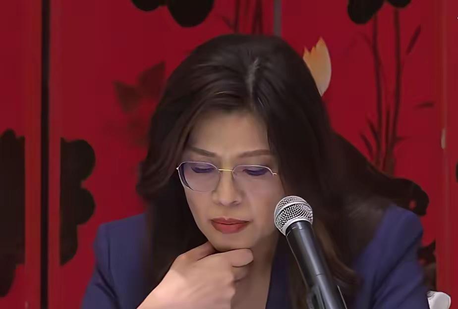 郑丽文谈“和平统一”：事情一件一件做、路一步步走

郑丽文这话听着挺实在。和平统