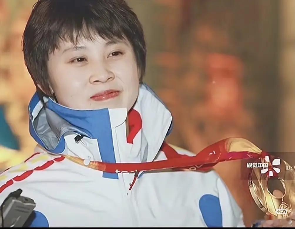 王濛06年就是个丸子粉丝说她刚入队时叫王萌萌，张晓霞你太会取名了！乘风2026