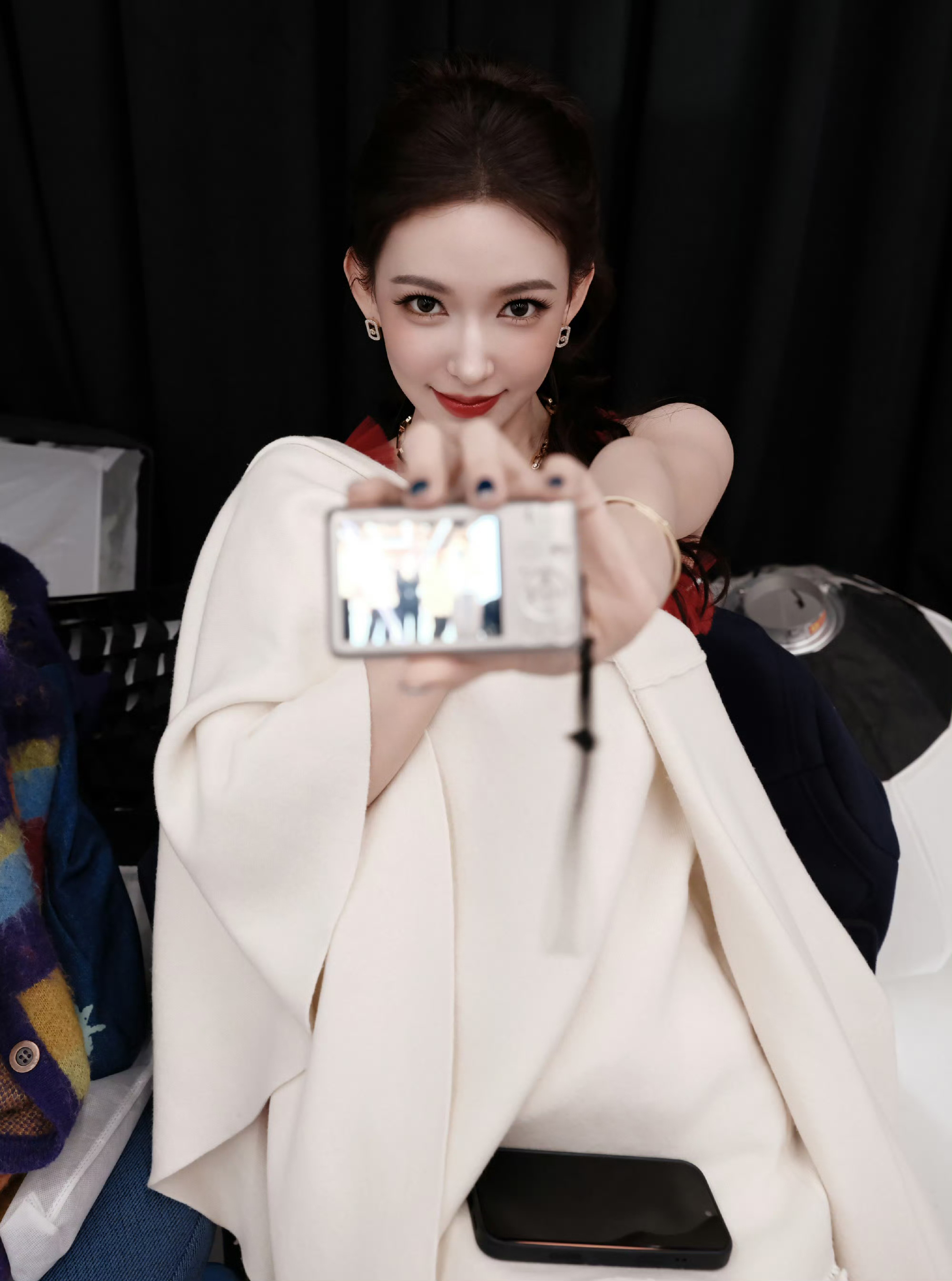 【程潇】好锋利的美貌 太喜欢全是锐角的脸了微博之夜出图微博之夜内场