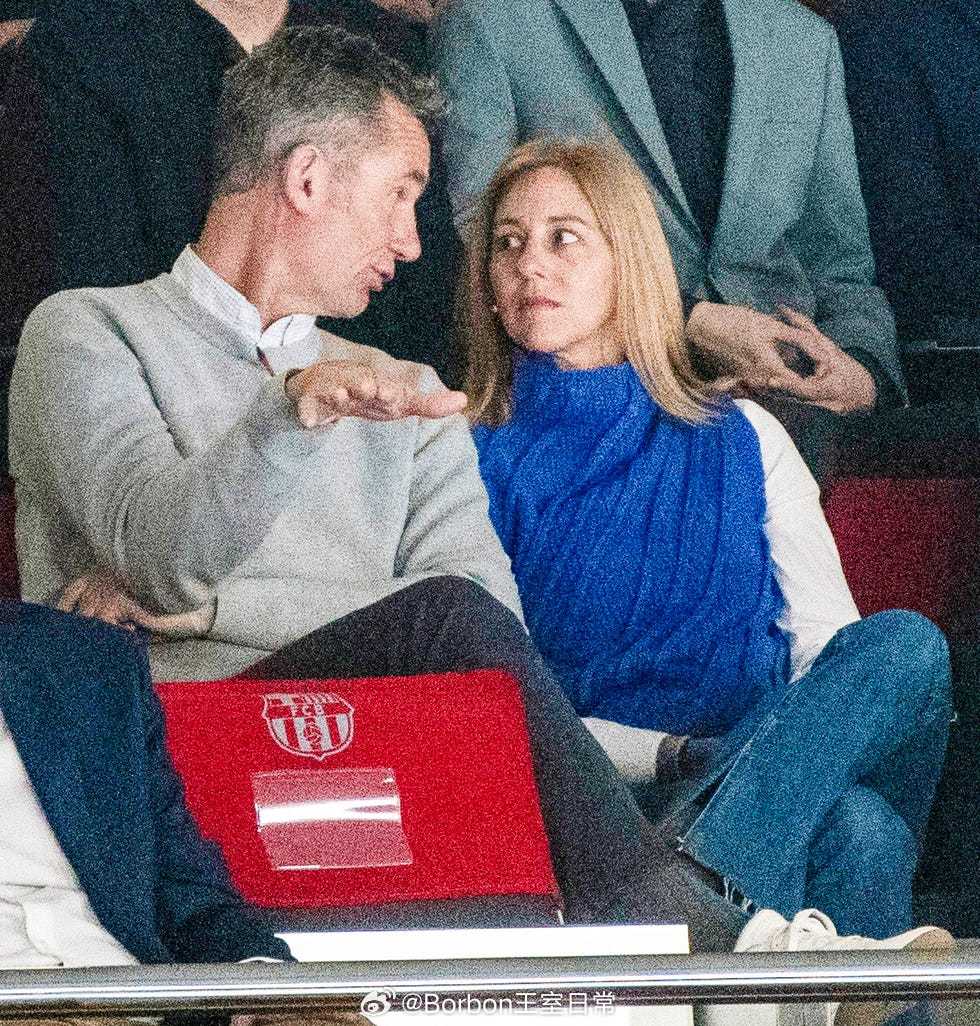 西班牙王室 【补】3月8日，西班牙克里斯蒂娜公主现身观看次子巴勃罗的手球比赛，据