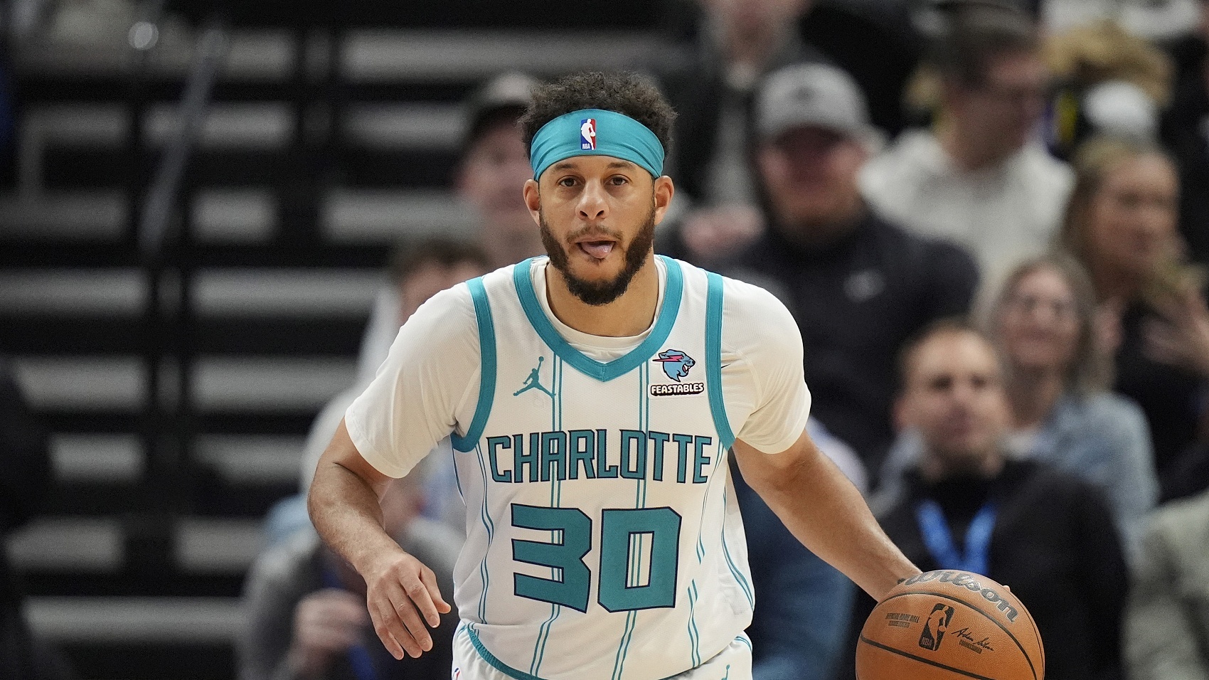 ➡没毛病！夏洛特黄蜂最早建队于1988年，戴尔也就是1988年加盟的黄蜂，200