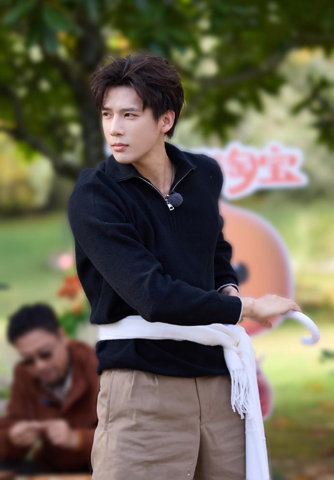 王安宇一个人跳出了群魔乱舞的感觉《现在就出发3》王安宇斗舞太绝了！王安宇一个人跳