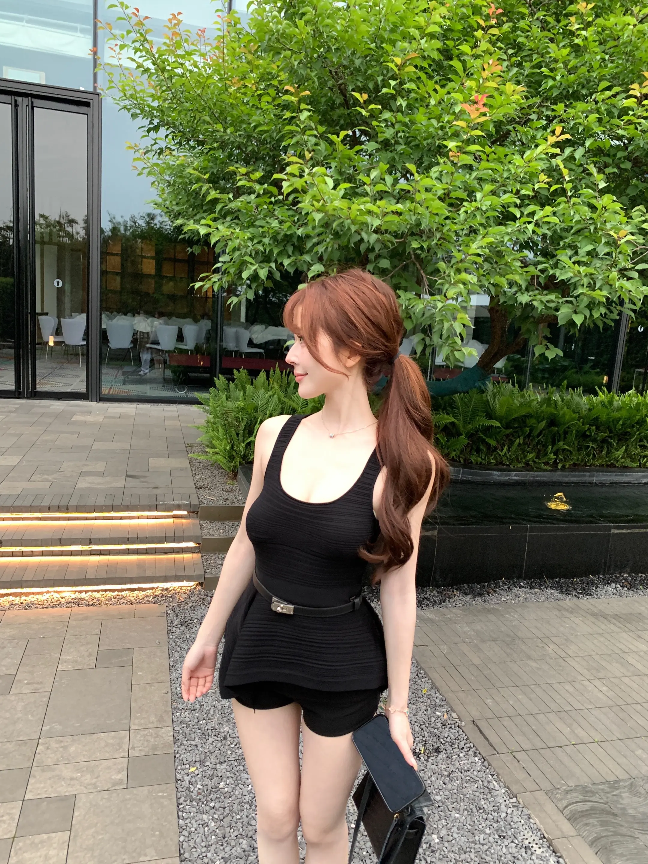 美得毫不费力。