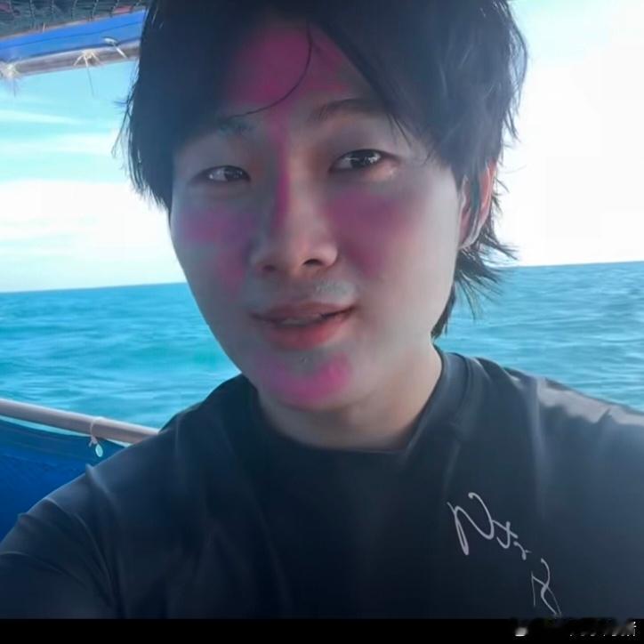 双高胎 哈哈哈哈哈哈哈给脸部提亮图了防晒，然后没图的一晒黑，图的就一提亮完美的大