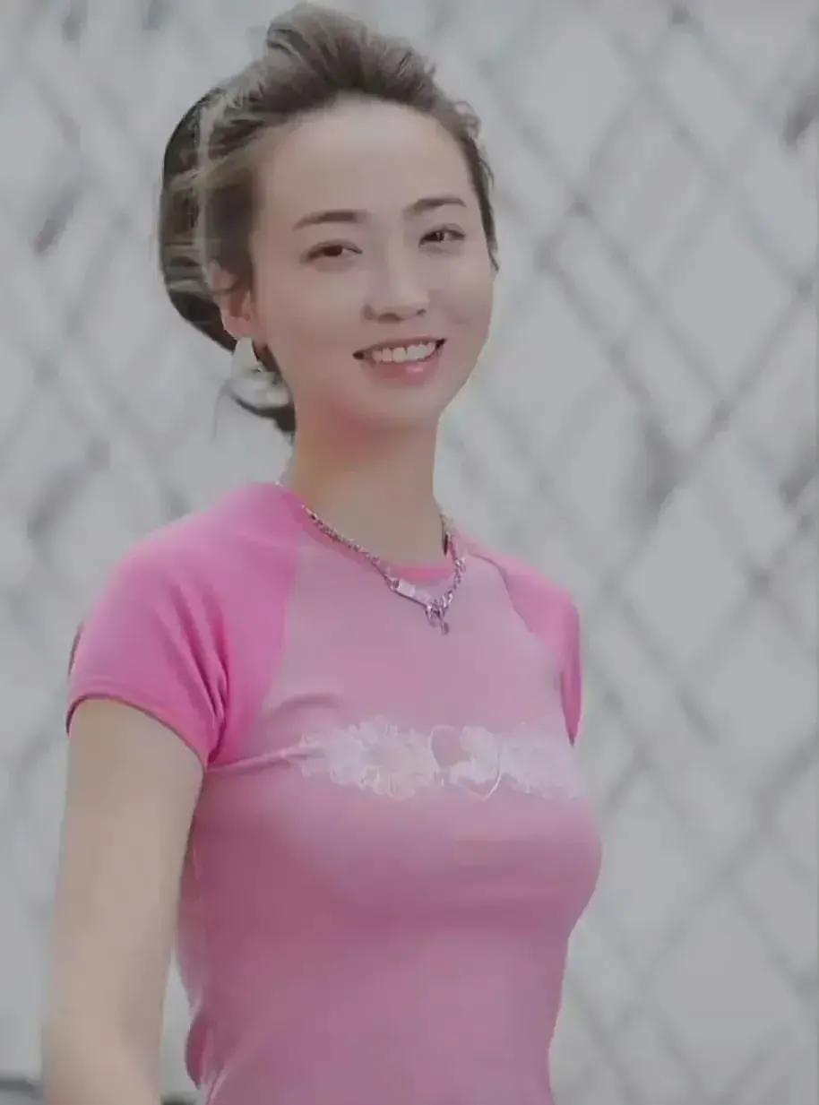 两袖清风许家印，冰心玉洁白珊珊！
就白珊珊这颜值，也没什么出彩的地方，为什么能赢