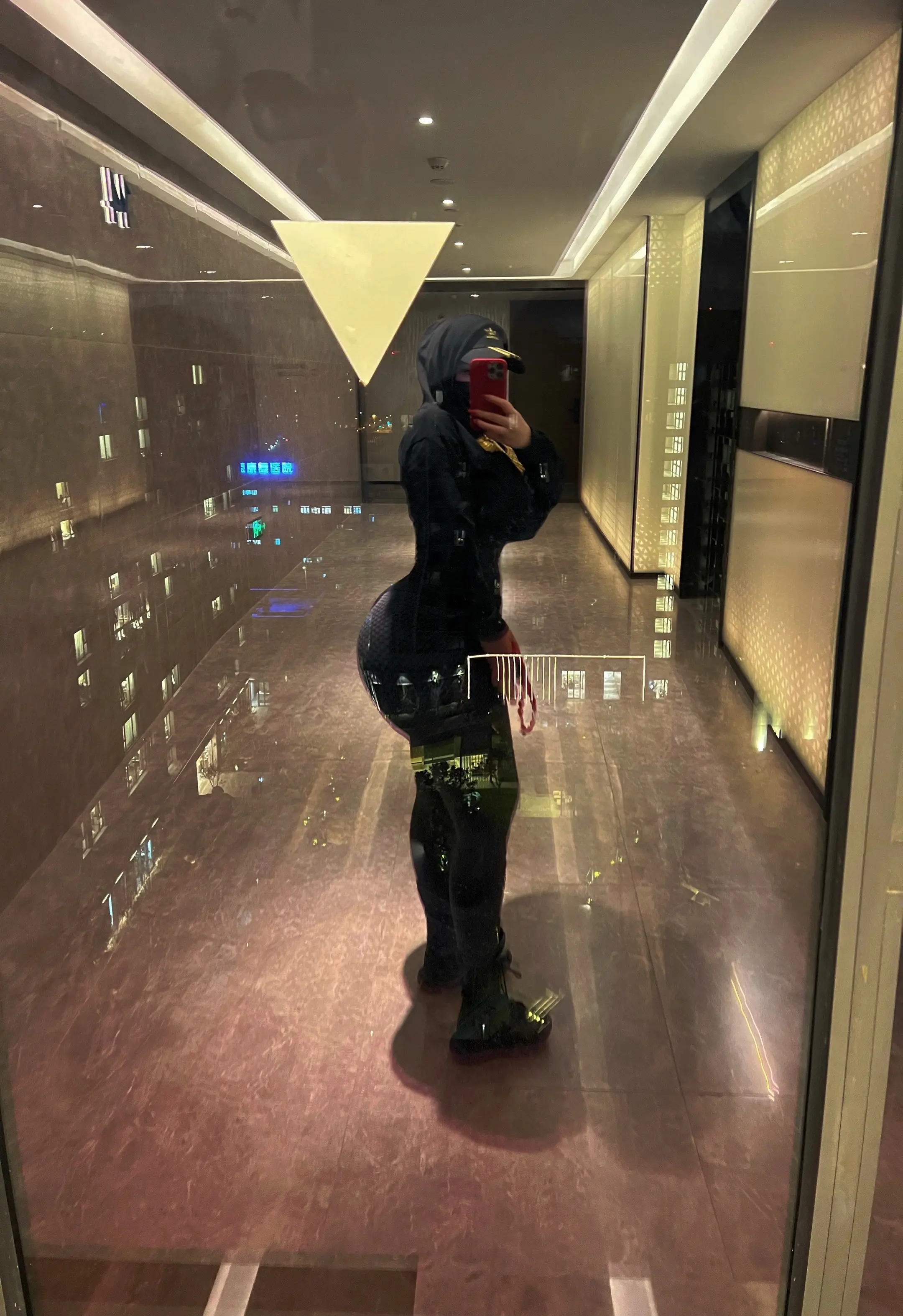 GymOOTD.🧢：Adidas(适合拍照 不适合日常佩戴) 卫衣...