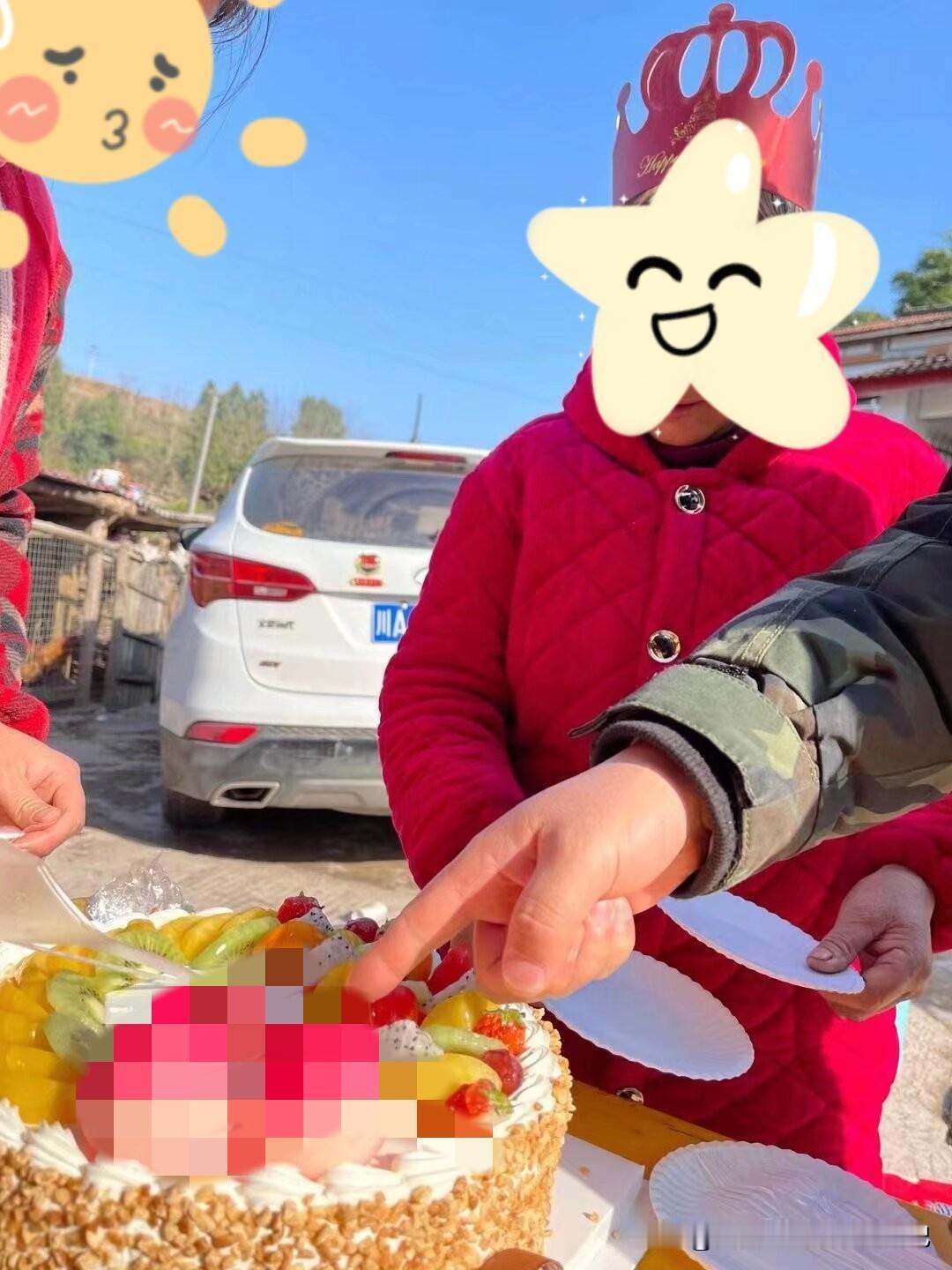 女儿过生日的时候，娘家妈妈又给孩子发了一个200块钱的红包，我坚决不要，但是妈妈