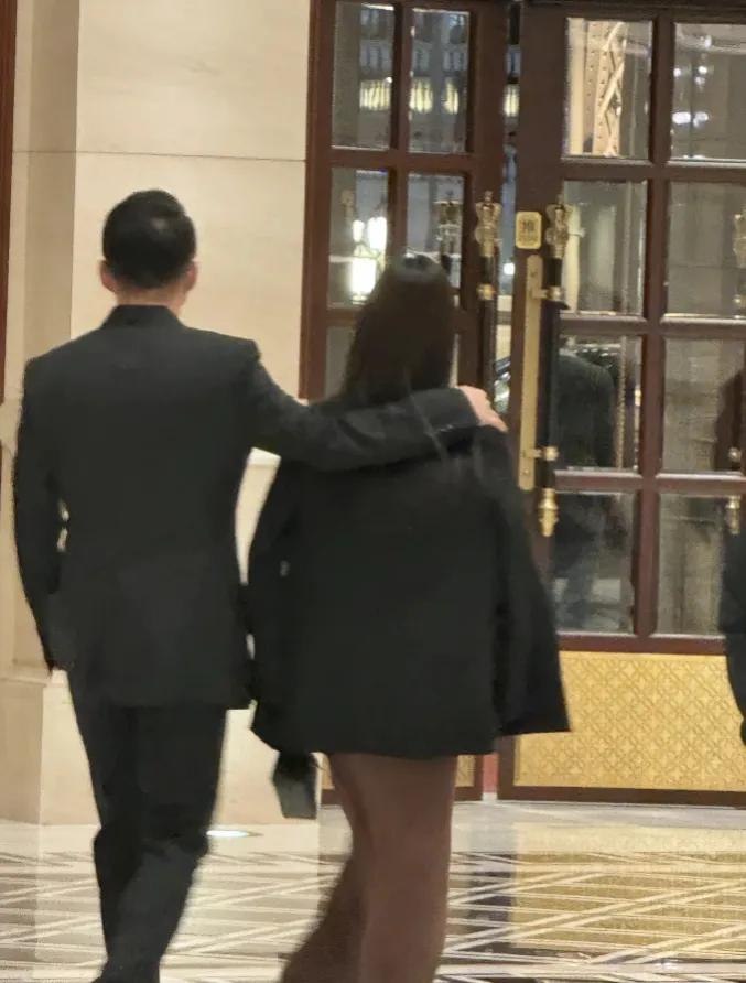 汪小菲带新女友去澳门了！