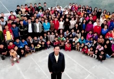 2021年，锡安纳•查那离世后，留下了39名合法妻子，但他对自己的这一成绩并不满