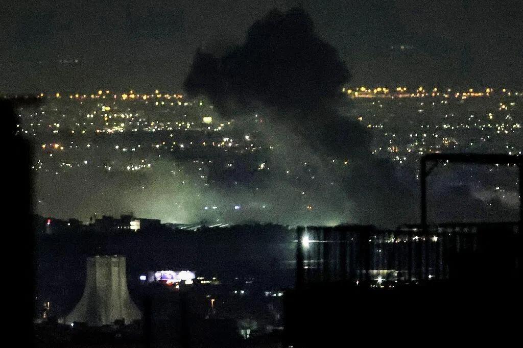 伊朗情报部星期二（3月10日）宣称在伊朗东北部逮捕了一名外国公民，指对方为美国和