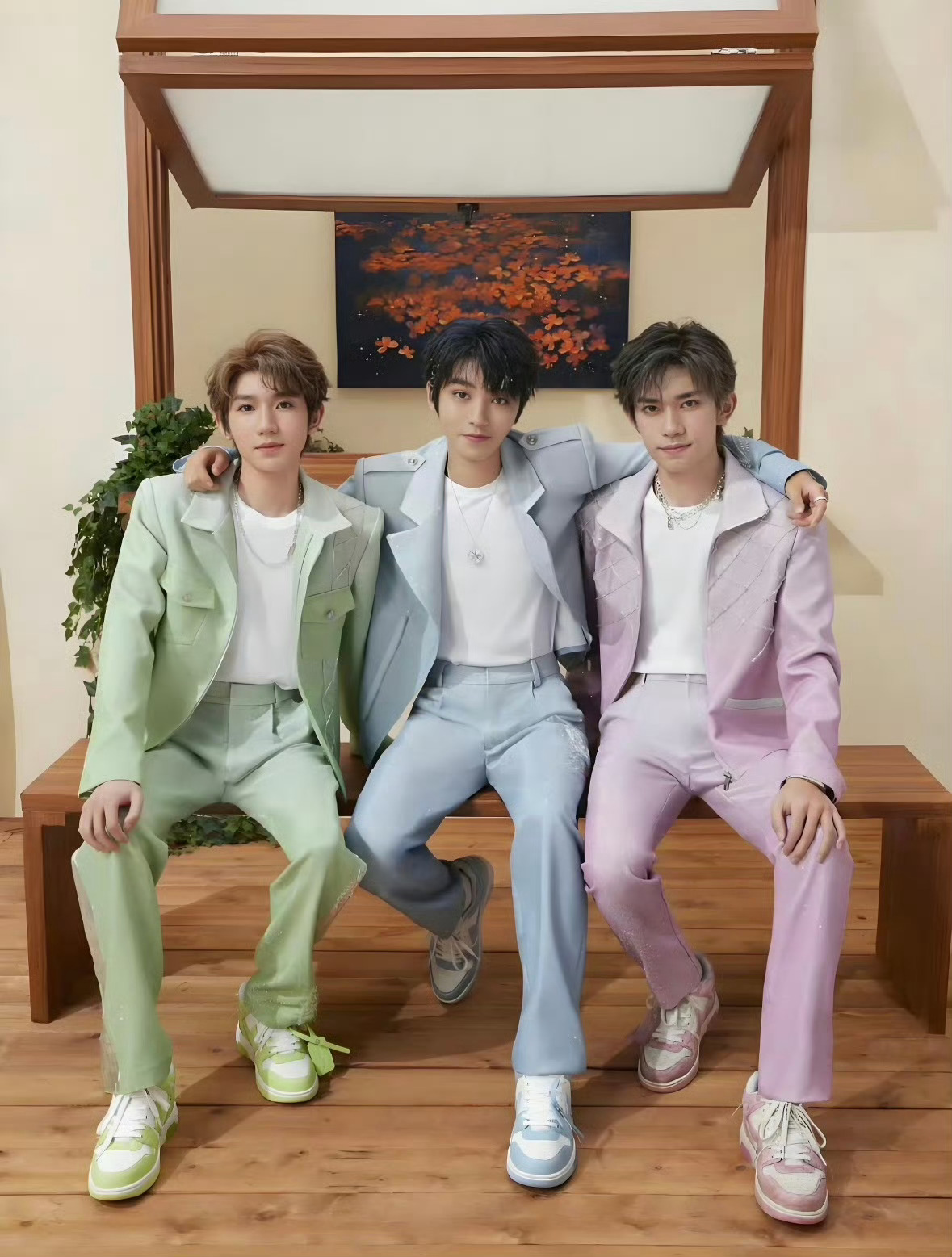 EXO和TFBOYS大战导火索找到了当年也是🥭先请XO（E不发音）后请TFB两