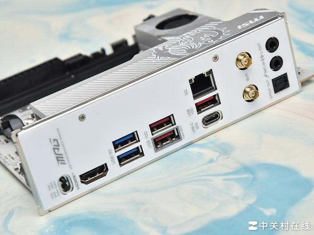 微星MPG B850I EDGE TI WIFI刀锋钛主板评测 白色小主机必备