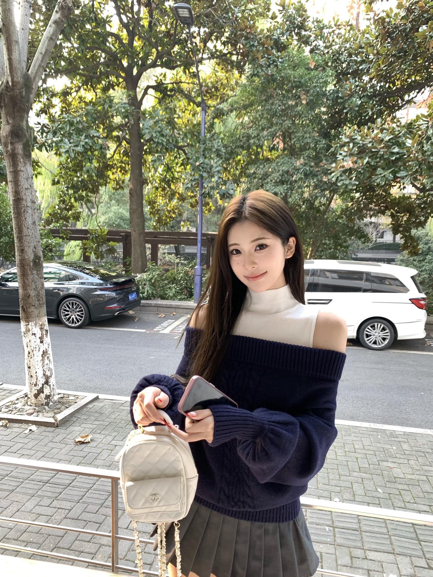 不知道 我的脸蛋很曼妙。