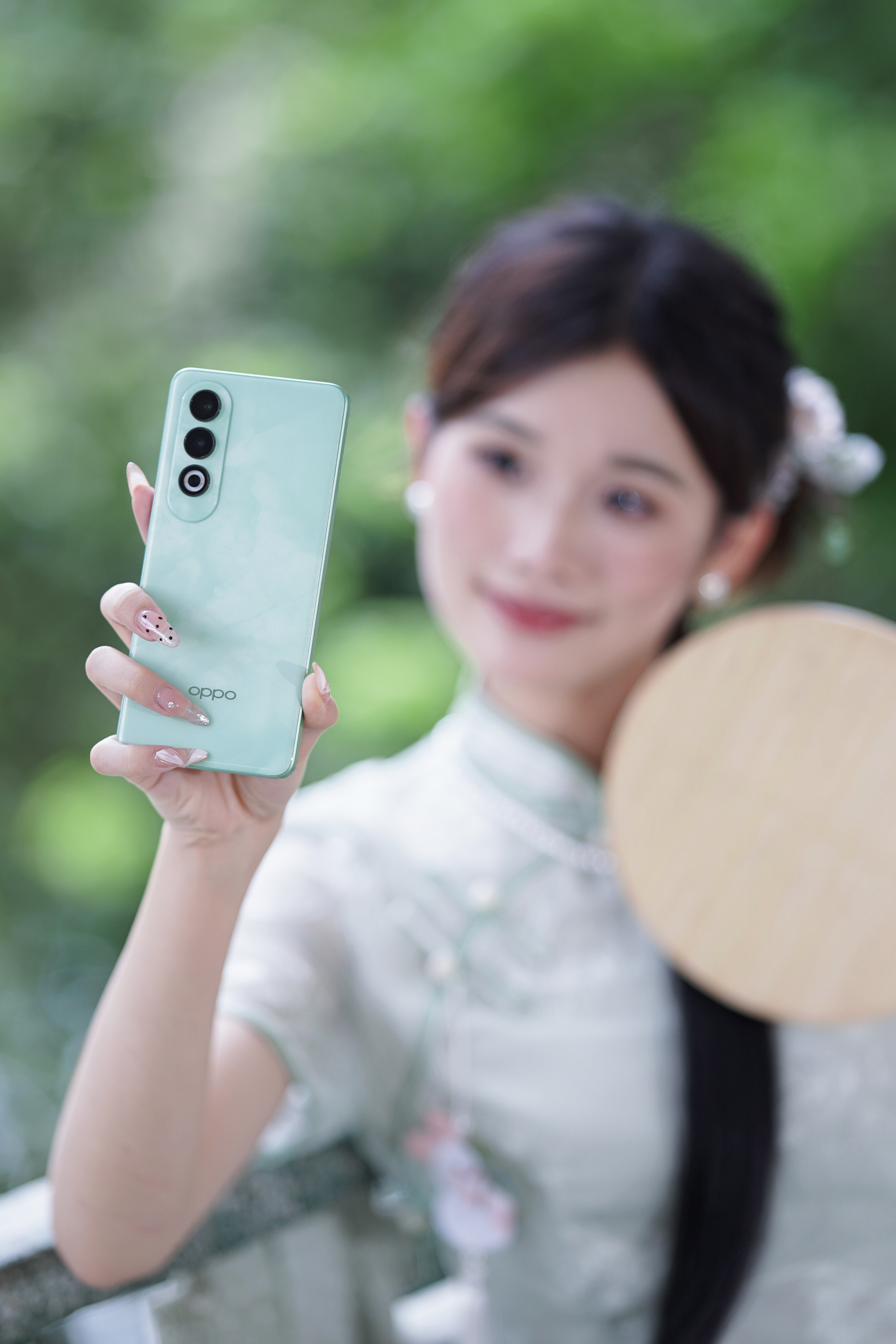 不得不说OPPO家的设计一直挺在线的，这一代的#OPPO K12 #「青云」配色