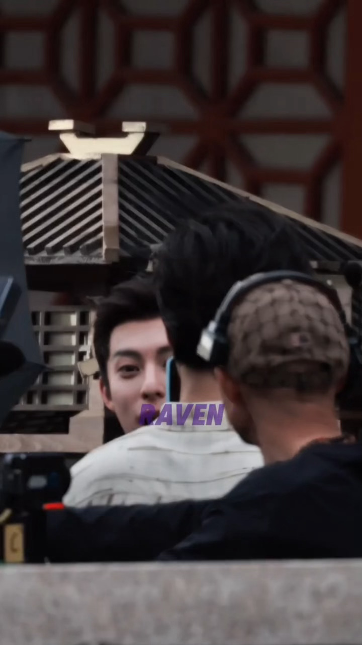 小猪挥拳起跳哈哈哈哈哈哈哈cr📕Raven（见过王鹤棣11次版） 