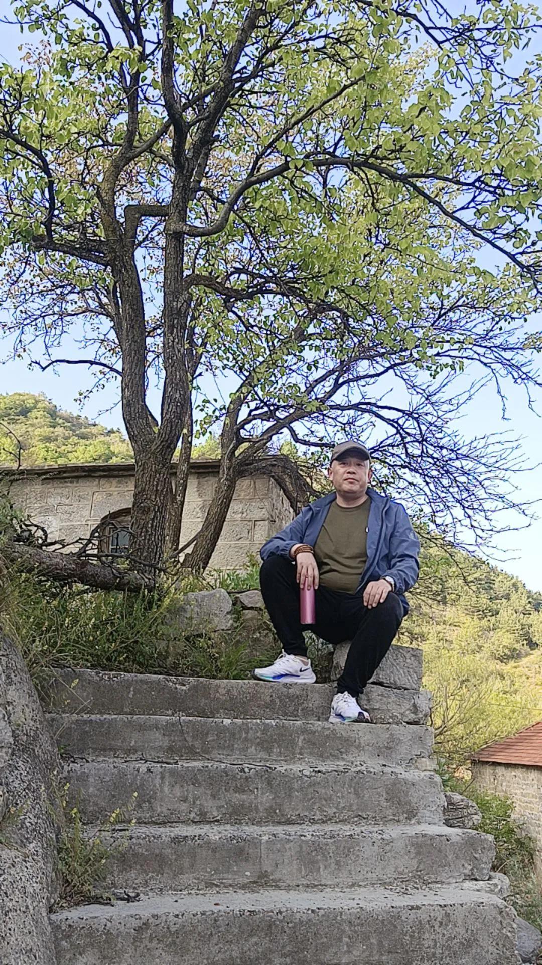 男人也应该做饭你赞成吗男人的担当体现的就是担当和责任，上得了战场，下得了厨房，挣