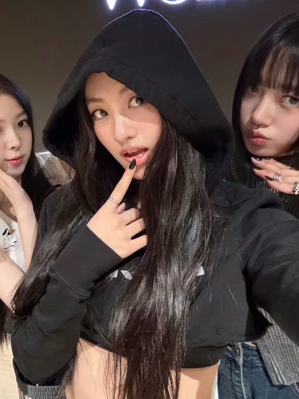 官推更新🖤 ​​​